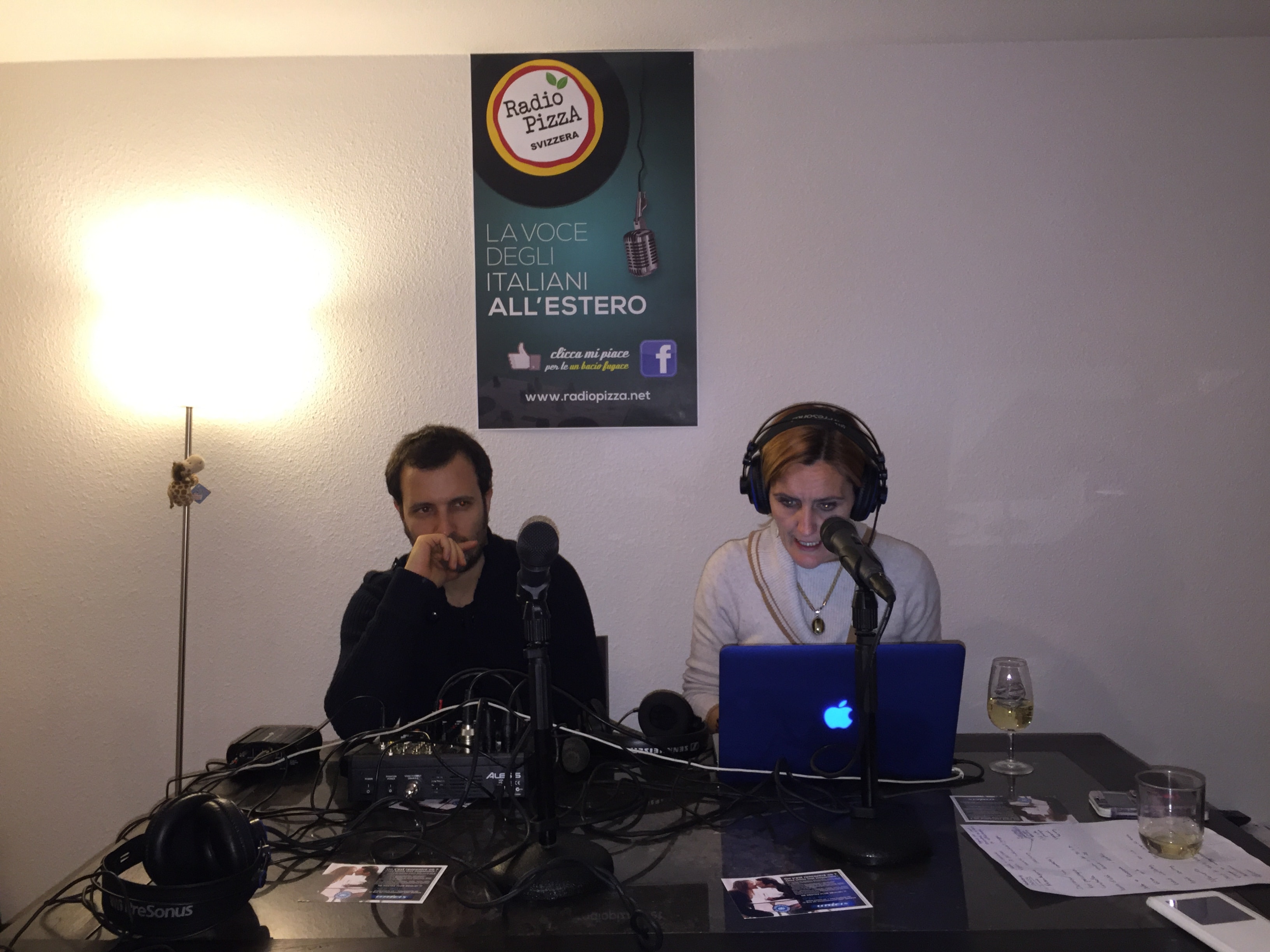 Image 2 de l'interview par la radio 'Radio Pizza' de l'agence matrimoniale de Suisse